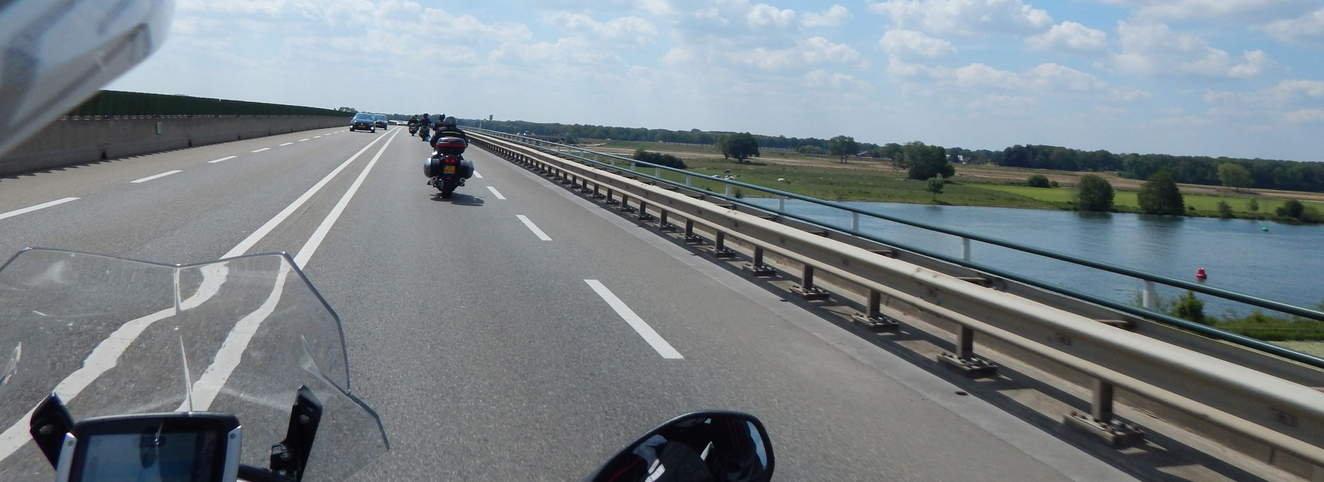 Motorrijbewijspoint Zwijndrecht contact